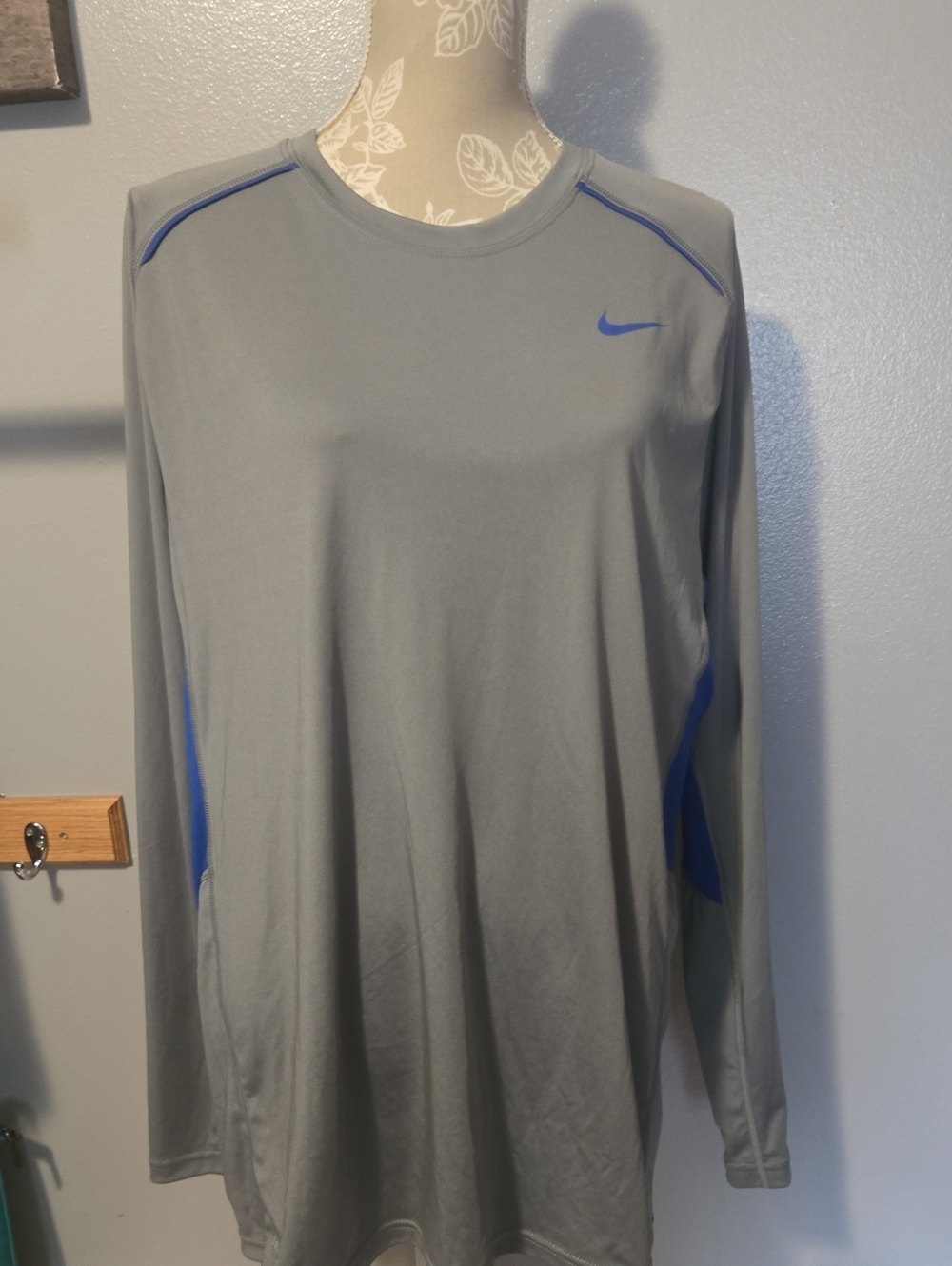 Nike Gray Long-Sleeve Athletic Shirt with Blue Accents